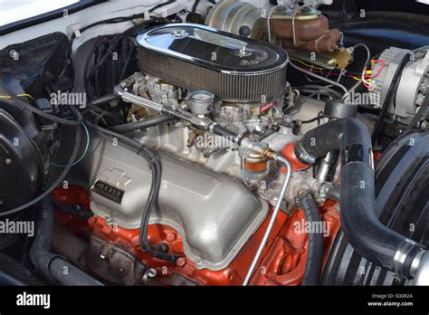 A vintage 409 Chevrolet Engine Stock Photo - Alamy