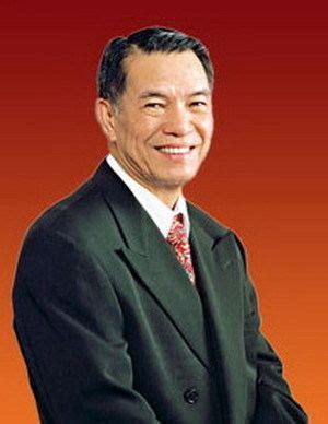 Lucio Tan (Filipino Businessman) ~ Bio with [ Photos | Videos ]