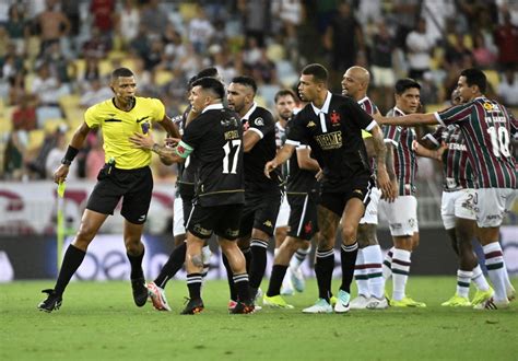 O Futebol Brasileiro E Sua Ampla Frente Dedicada A Sabotar Arbitragens