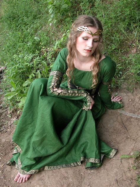 Green Dress Medieval Dress Medieval Fashion Medieval Costume