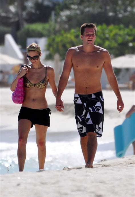 Paris Hilton Showing Her Nice Tits And Ass Crack On Beach Paparazzi Pictures Porn Pictures XXX