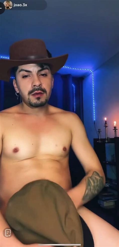 MUST WATCH Guy completely naked tiktok live part 2 ThisVid em inglês