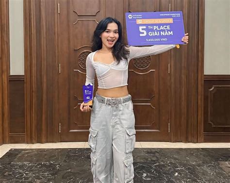 Hot Girl Vy Phan Ch Y Gi A R Ng Runner Nam Thu Hi N Th Ng D