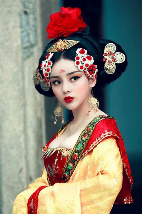 Hot girl Việt phẫu thuật thẩm mỹ lần thành Phạm Băng Băng