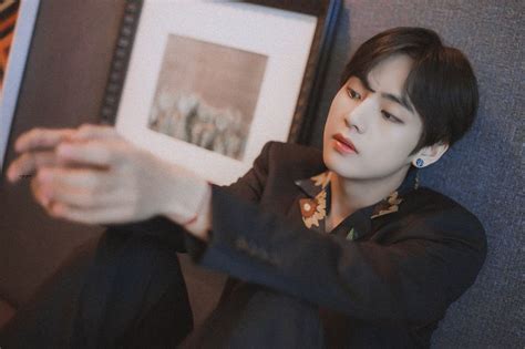 𝐯𝐨𝐲𝐚𝐠𝐞𝐫 On Twitter Kim Taehyung Taehyung Kim