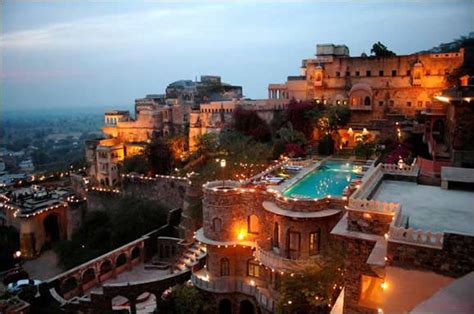 Neemrana Fort Alwar- Neemrana Fort Palace Hotel Rooms, Rates, Photos