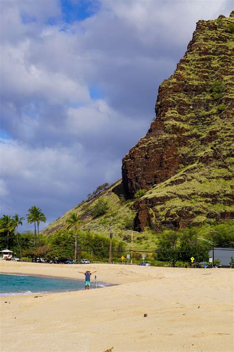 Makaha Beach Oahu Hawaii In 2021 Oahu Beaches West Oahu Cambodia