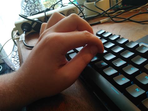 Fellow Osu Players How Do You Grip Your Tapping Hand And Hold Your