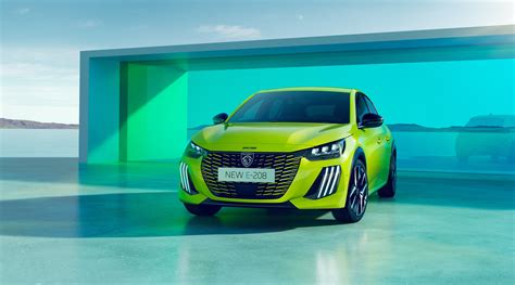 2024 Peugeot 208 小改款面世 外型更立体更富运动感 纯电版 E 208 续航里程提升至400公里 依旧有1 2t引擎可选 2024 Peugeot 208