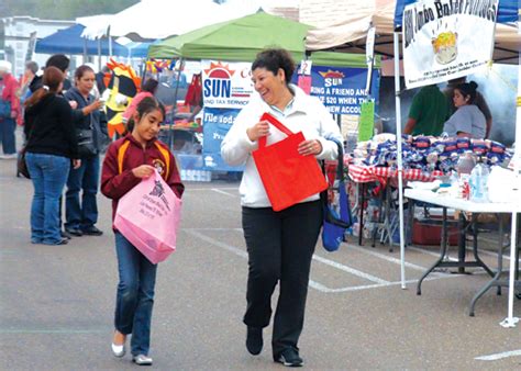 20th Annual Fiesta De La Feria Entertains Crowd With Music Art Food