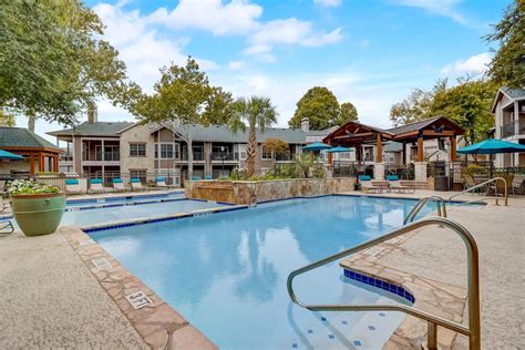 Riverbend 453 N Business Ih 35 New Braunfels Tx Apartments For