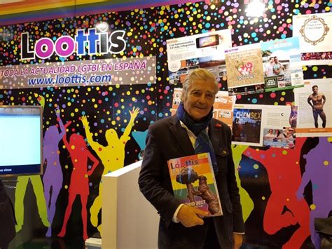 La Alcaldesa De Madrid Manuela Carmena Se Lleva La Revista Loottis Magazine En Fitur Gay