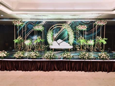 Simple Stage Decorations for Weddings