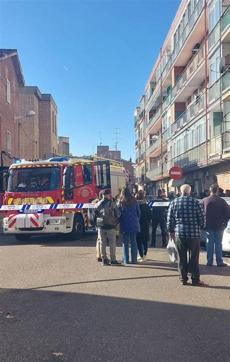 Un Fallecido Y Siete Afectados Cinco De Ellos Menores En Un Incendio