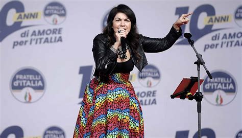 Cristina D Avena Canta Lady Oscar Alla Festa Di Fratelli D Italia