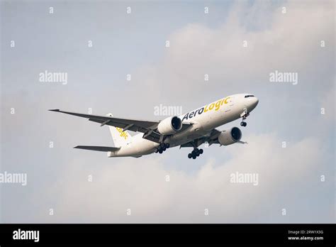 Freighter operation hi-res stock photography and images - Alamy