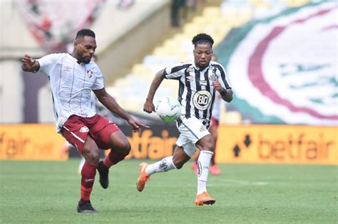 Visando Assegurar Vaga Na Libertadores Santos Recebe O Fluminense Pelo