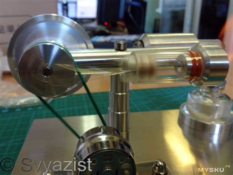 Высокотемпературный двигатель Стирлинга с генератором электроэнергии.