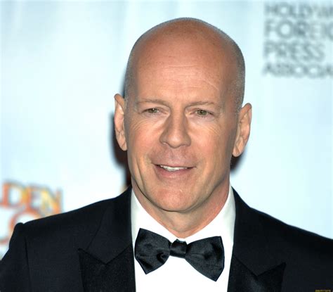 Bruce Willis At Award Images Wallpaper, HD Celebrities 4K Wallpapers
