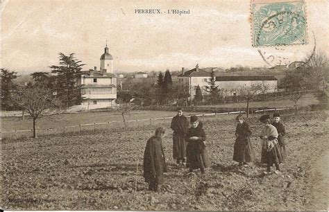 Photos Et Carte Postales Anciennes De Perreux Mairie De Perreux Et Sa