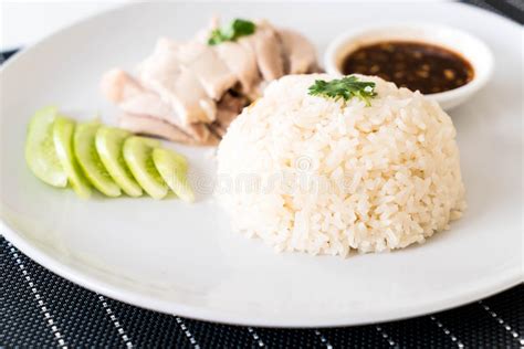 Pollo Tratado Con Vapor Con Arroz Foto De Archivo Imagen De Pepino