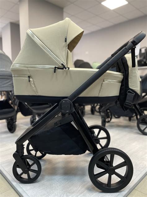 Коляска 3 в 1 Carrello Omega