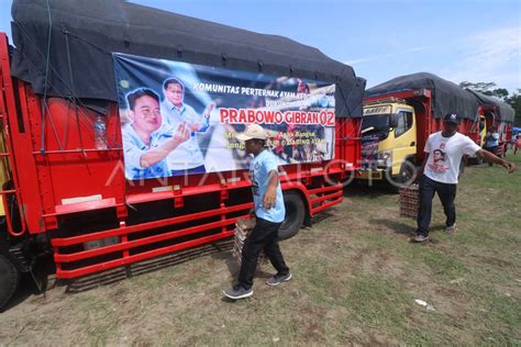 Telur Ayam Untuk Kampanye Prabowo Gibran Antara Foto