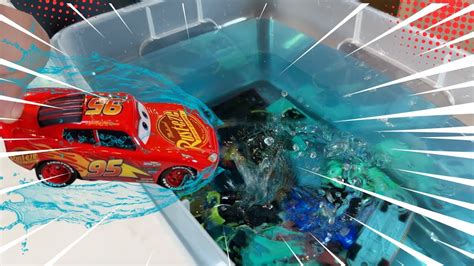 Disney Pixar Cars Falling Into Deep Pool Lightning McQueen Tow Mater