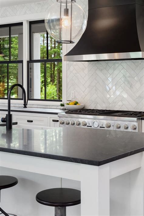 25+ Breathtaking Black Quartz Countertops | CountertopsNews