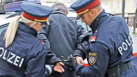 Jugendtrainer nach Sex Attacken auf Minderjährige festgenommen