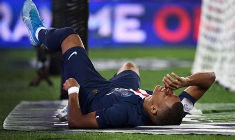 Psg Après Sa Blessure à La Cuisse Kylian Mbappé Sera Absent Quatre