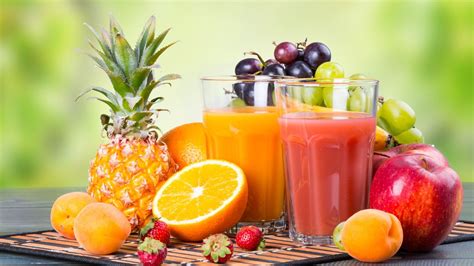 5 Healthy And Easy To Make Juices To Increase Hemoglobin Naturally