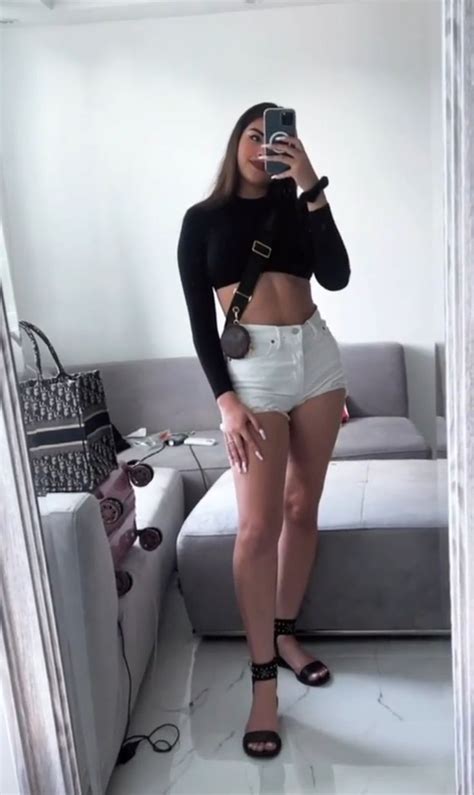 Pin By 💫rares De Dome 💫 X On Nicole Garcia Nicole Mirror Selfie Garcia