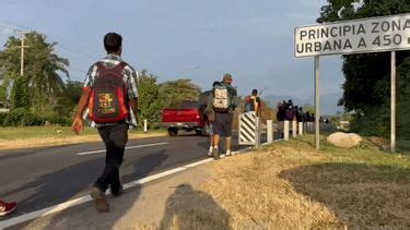 Caravana Migrante Reanuda Caminata Hacia Mapastepec En Chiapas Grupo