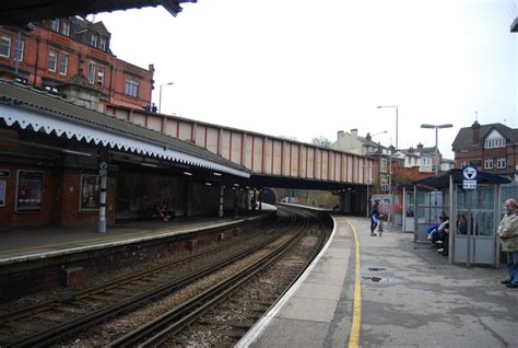 Tunbridge Wells Station © N Chadwick Cc By Sa20 Geograph Britain