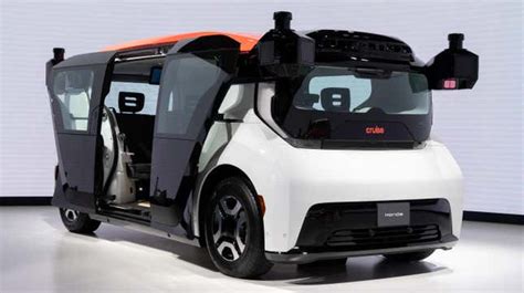 GM’s Cruise gives up on self-driving cars without steering wheels