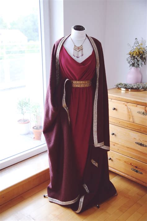 Aurelias neue Kleider – Aurelia Creative | Roman fashion, Rome fashion ...