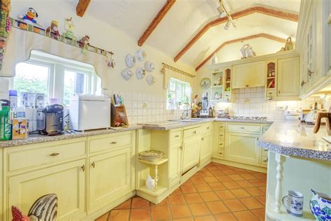 4 Bed Detached Bungalow For Sale In Elm Lane Bourne End Sl8 5pg Ref