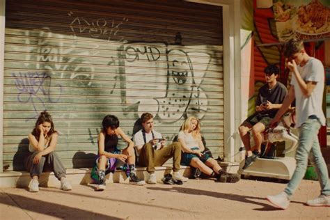 Seis Adolescentes A La Fuga En El Tráiler De Cómo Mandarlo Todo A La