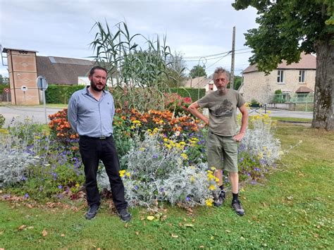 Ce petit village de l Eure a décidé de fleurir ses rues autrement cette