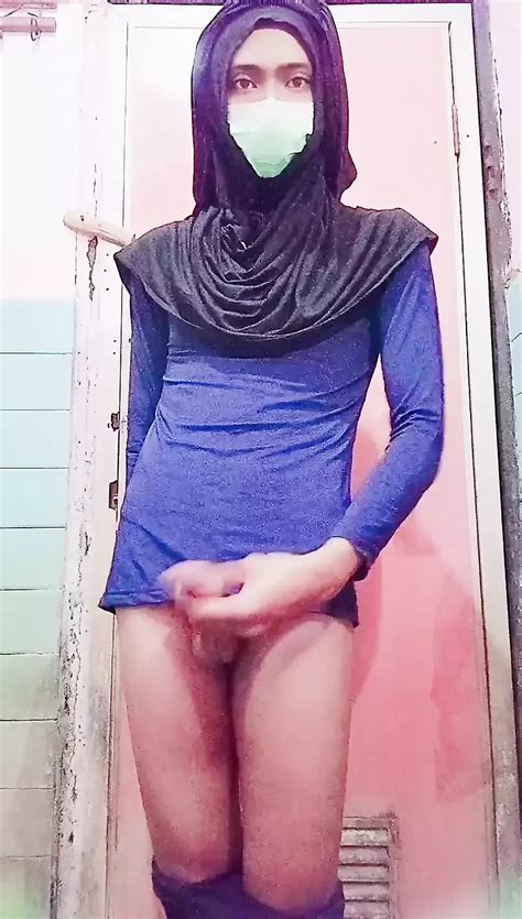 Public Bathroom Masturbation After Workout Shemale Ladyboy Porn Feat MaureenNadh XHamster