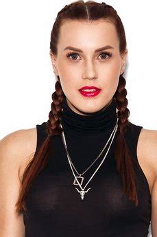 Charli Red - Straplez