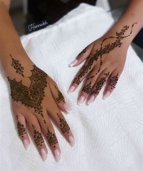 Épinglé par safia sur Henna en 2024 Modèles tatouages au henné