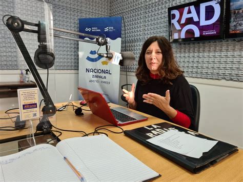 Miramos A La Periodista Petrona Ignacia Rosende De La Sierra Radio