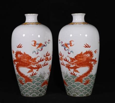 A Pair Beautiful Chinese Handmade Painting Famille Rose Porcelain