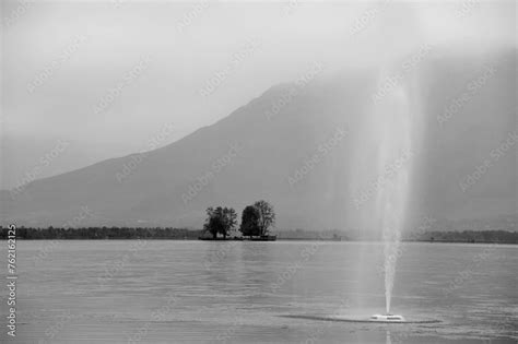 Char Chinar Trees Water Fountain Dal Lake Srinagar Kashmir Jammu