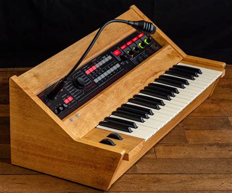 MATRIXSYNTH: Unique Korg R3 synthesizer in a custom wooden high quality ...