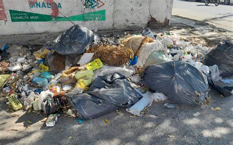 Se amontona la basura en la calle Cristerna en Mazatlán El Sol de