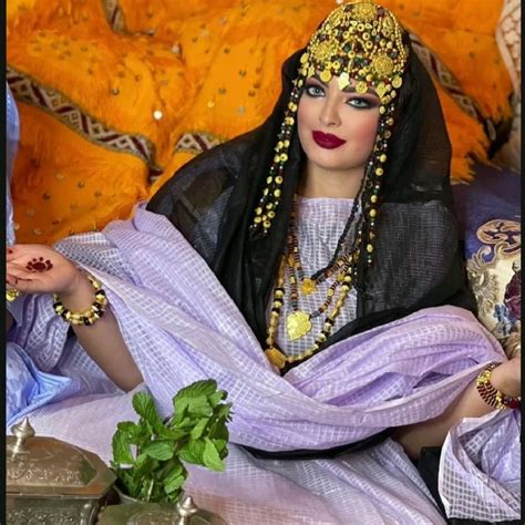 Sahrawi Dress In Morocco 🇲🇦 ️ صحراوية مغربية🇲🇦 ️ Femme Tenue