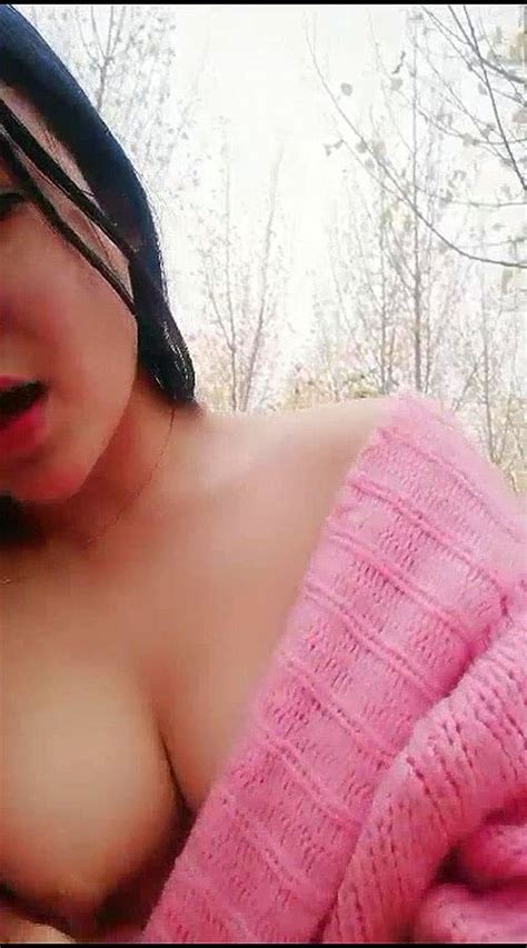 Watch 騷气漂亮主播開車去小樹林 Chinese Public Cute Teen Porn SpankBang